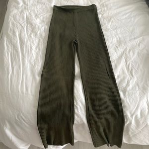 Wilfred Free green knit pants